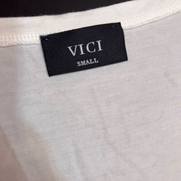 Vici Deep V-Neck Sequins Sleeve Top Size Small EUC - Picture 4 of 8